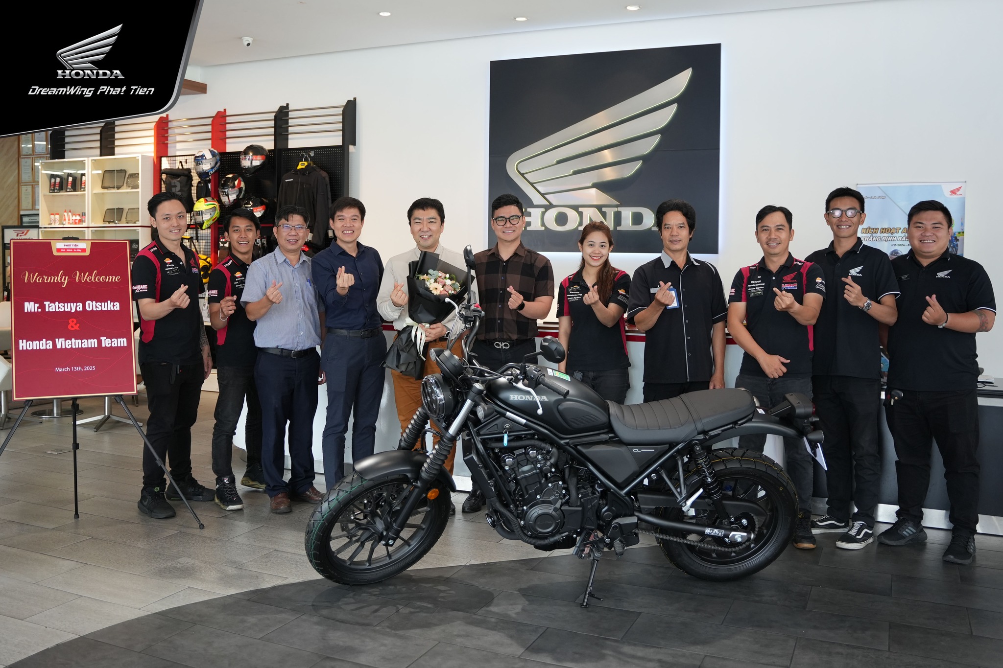 MR. TATSUYA OTSUKA GHÉ THĂM HONDA DREAMWING PHÁT TIẾN TRƯỚC KHI CHUYỂN CÔNG TÁC VỀ NHẬT