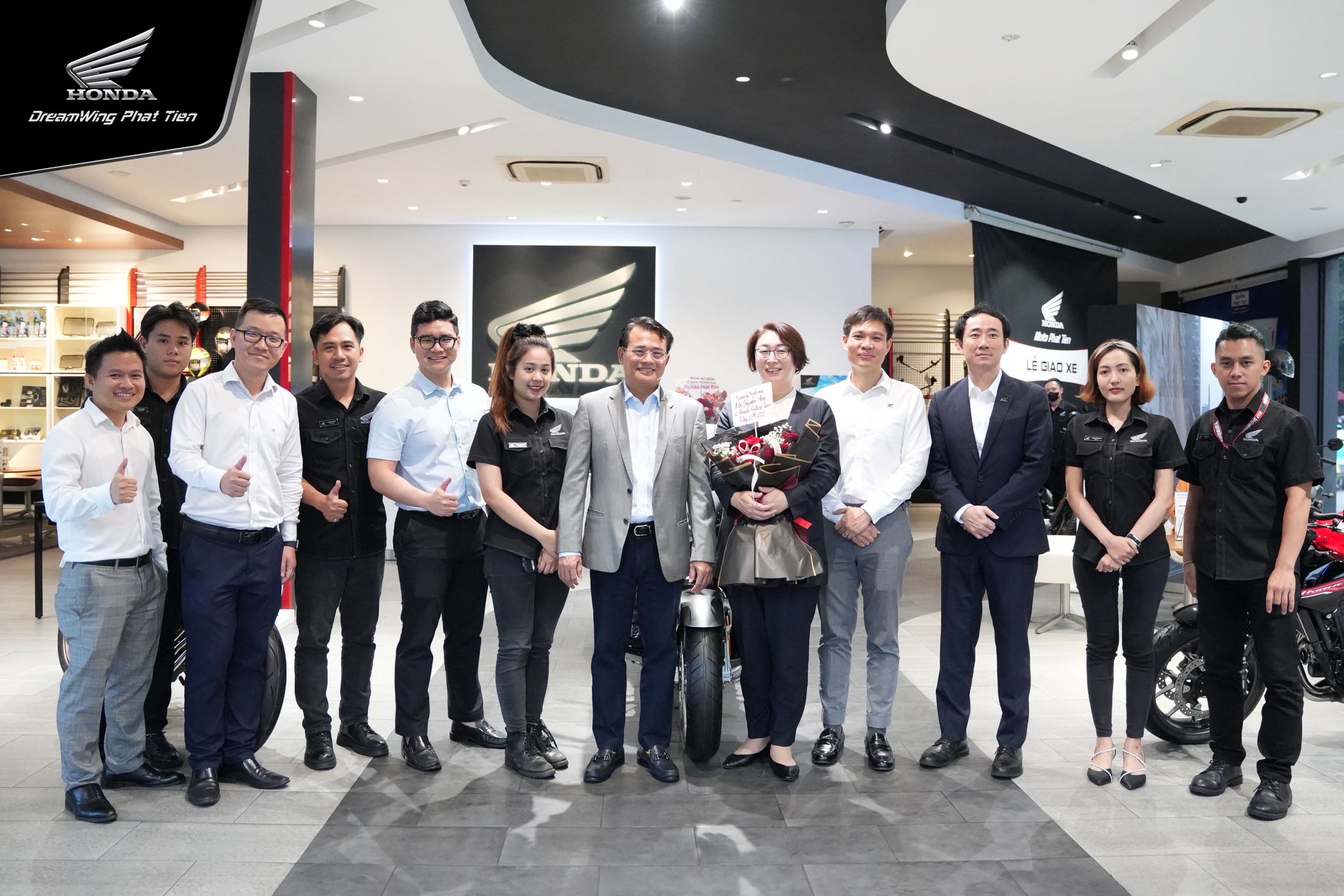 HONDA DREAMWING PHÁT TIẾN VINH DỰ ĐÓN TIẾP TỔNG GIÁM ĐỐC HONDA VIỆT NAM – MS. SAYAKA ARAI